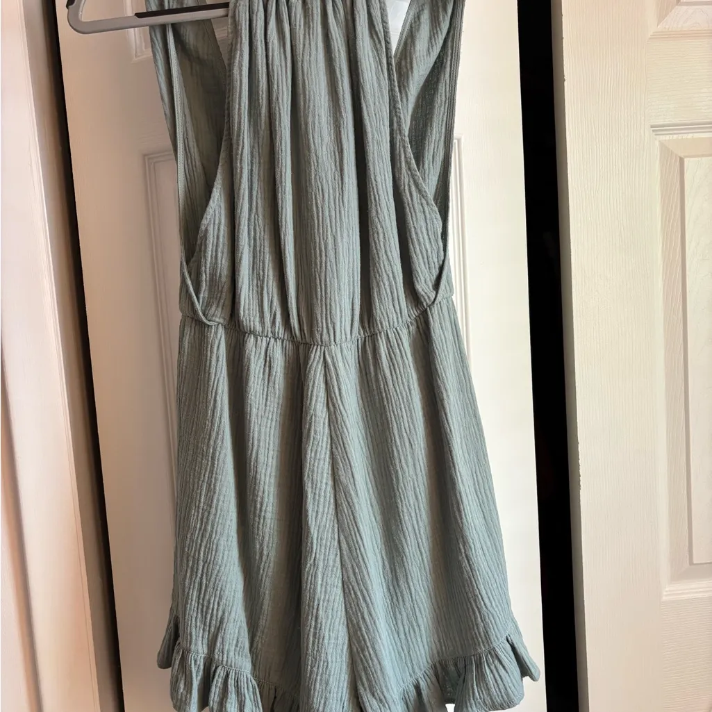 🔥 NWT Sage Green Romper from Hem & Thread. Size small. So cute! - Image 4