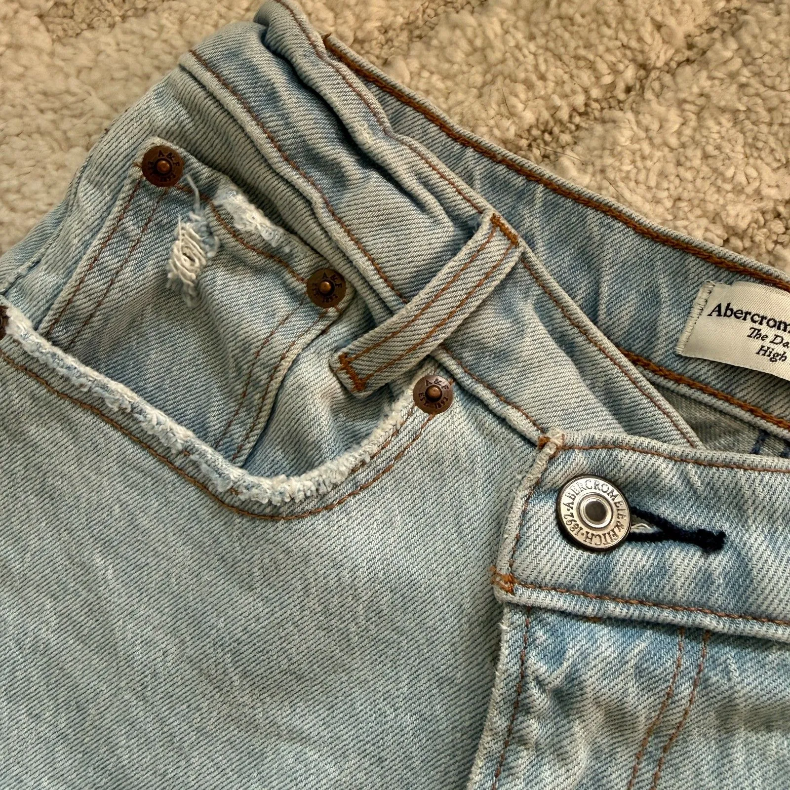 Abercrombie & Fitch The Dad Short High Rise Size 26 - Image 4