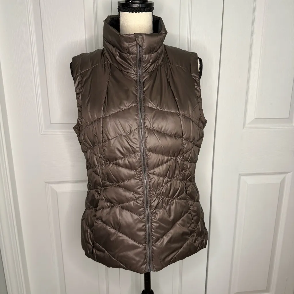 Columbia Women's Bronze Brown Quilted Puffer‎ Vest lightweight insulated Medium - Image 8
