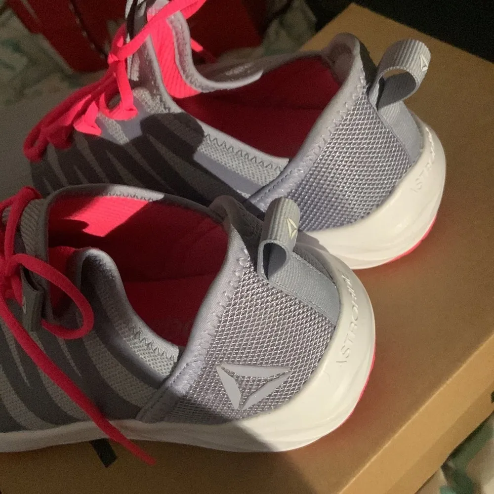 Reebok Astro ride future grey & pink - Image 3