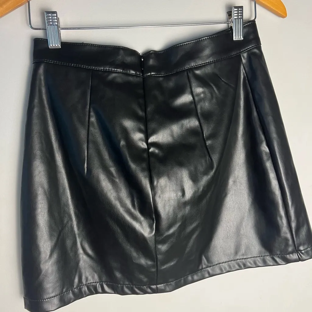 H&M Black Mini Skirt for Night Out Minimalist Modern Gothglam - Image 2