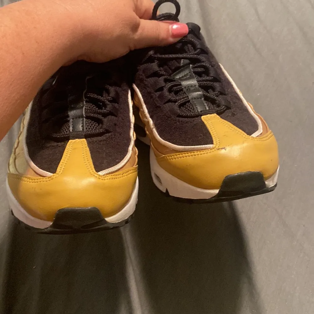 Nike Air Max 95 Black and Gold Women’s Running Shoe size 8 - Image 5