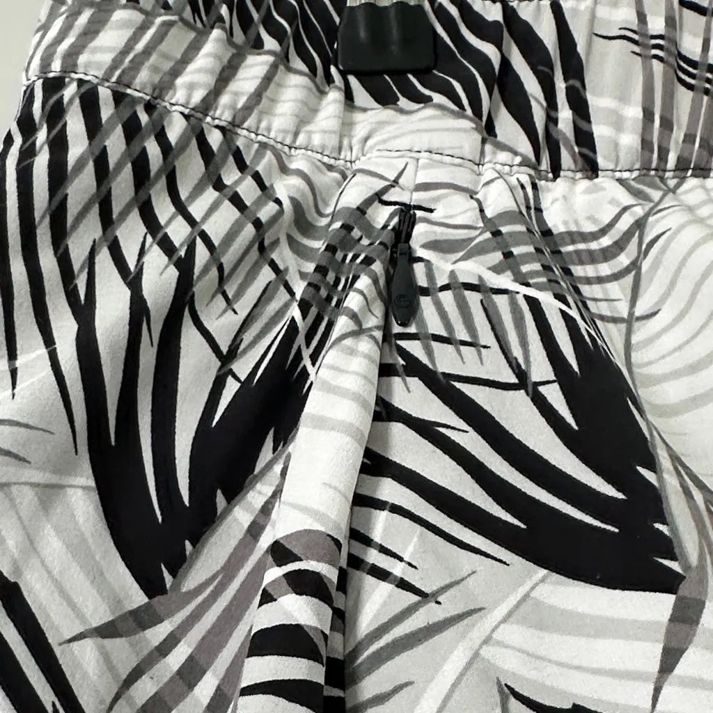 Monochrome Leaf Print Mini Skirt - Image 3