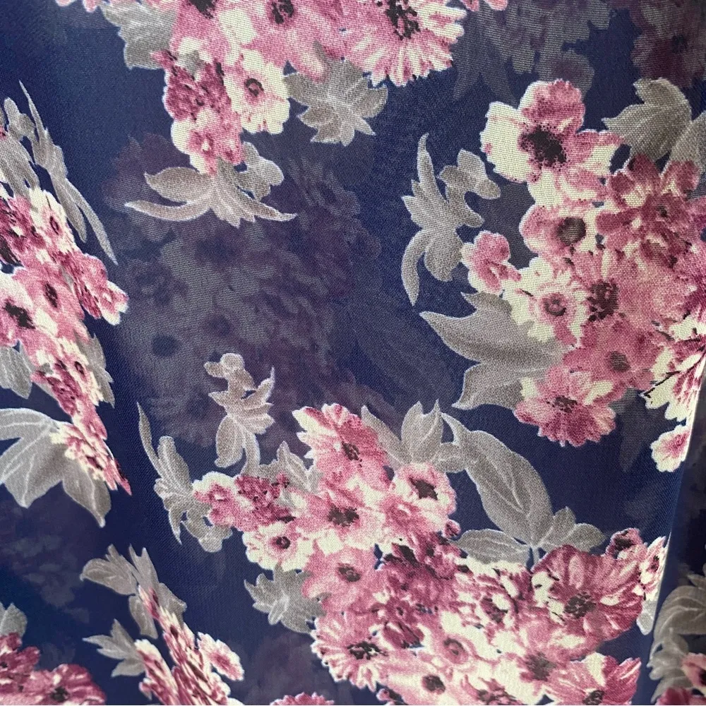 Papermoon women's size M sheer blue and pink floral blouse with button sleeves - Image 10