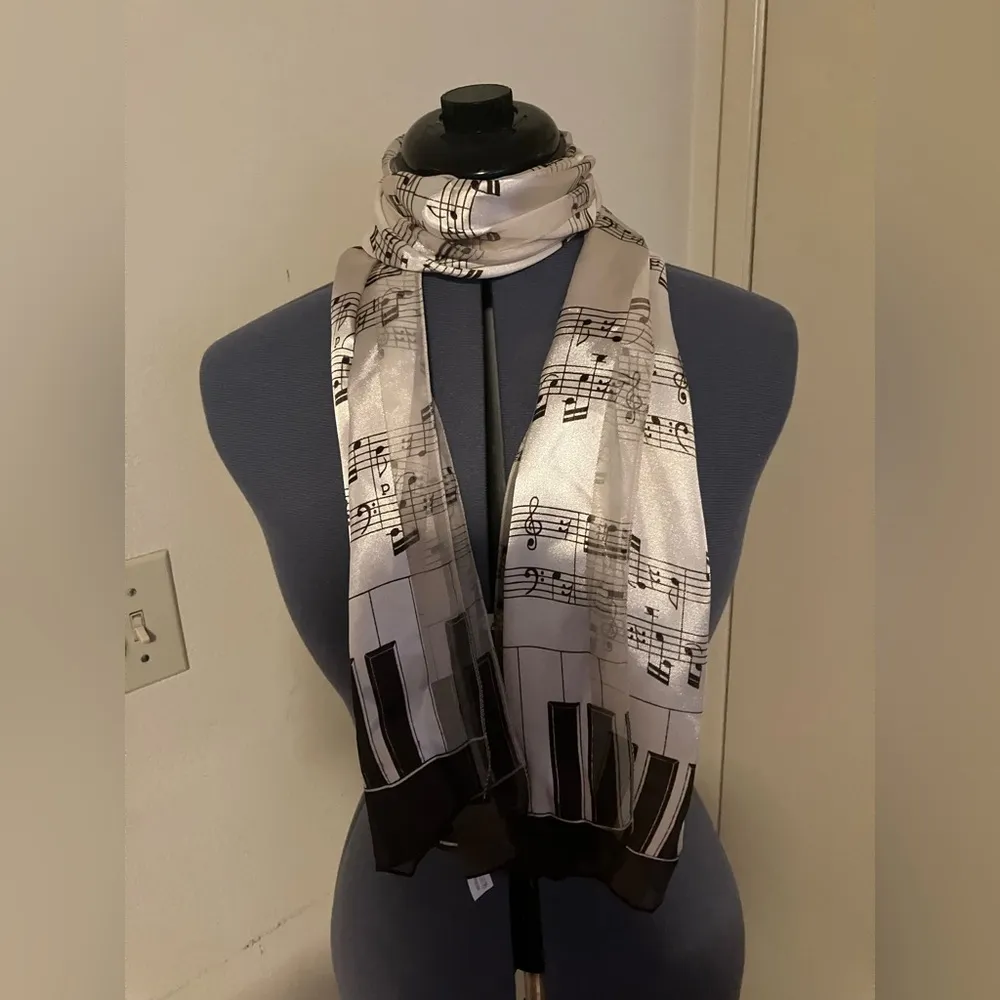 Music Note Keyboard Keys Scarf - Image 3