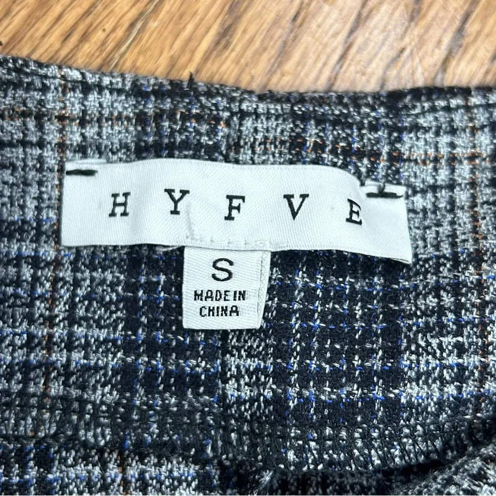 HYFE | Plaid Checked Sleeveless Button Front Vest Size S Gray - Image 4