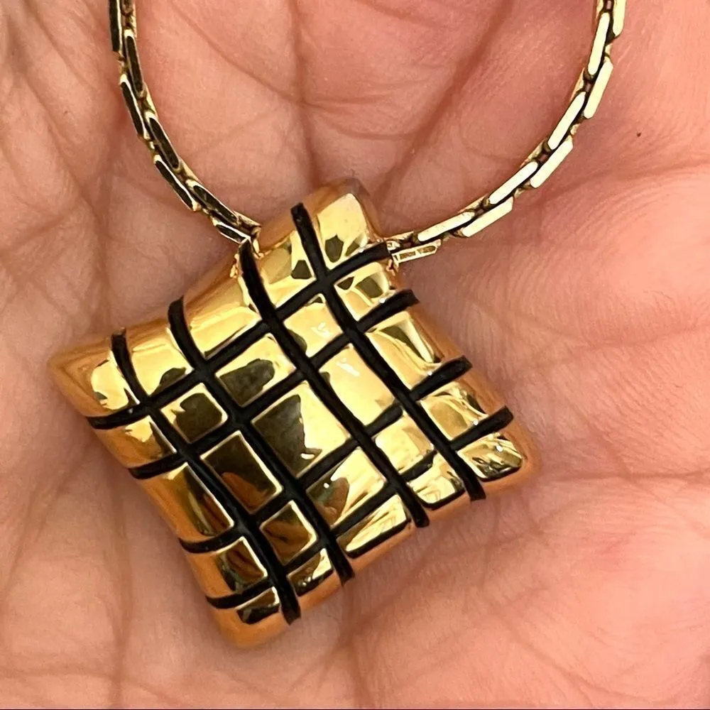 Jones New York gold tone small square pendant necklace - Image 2