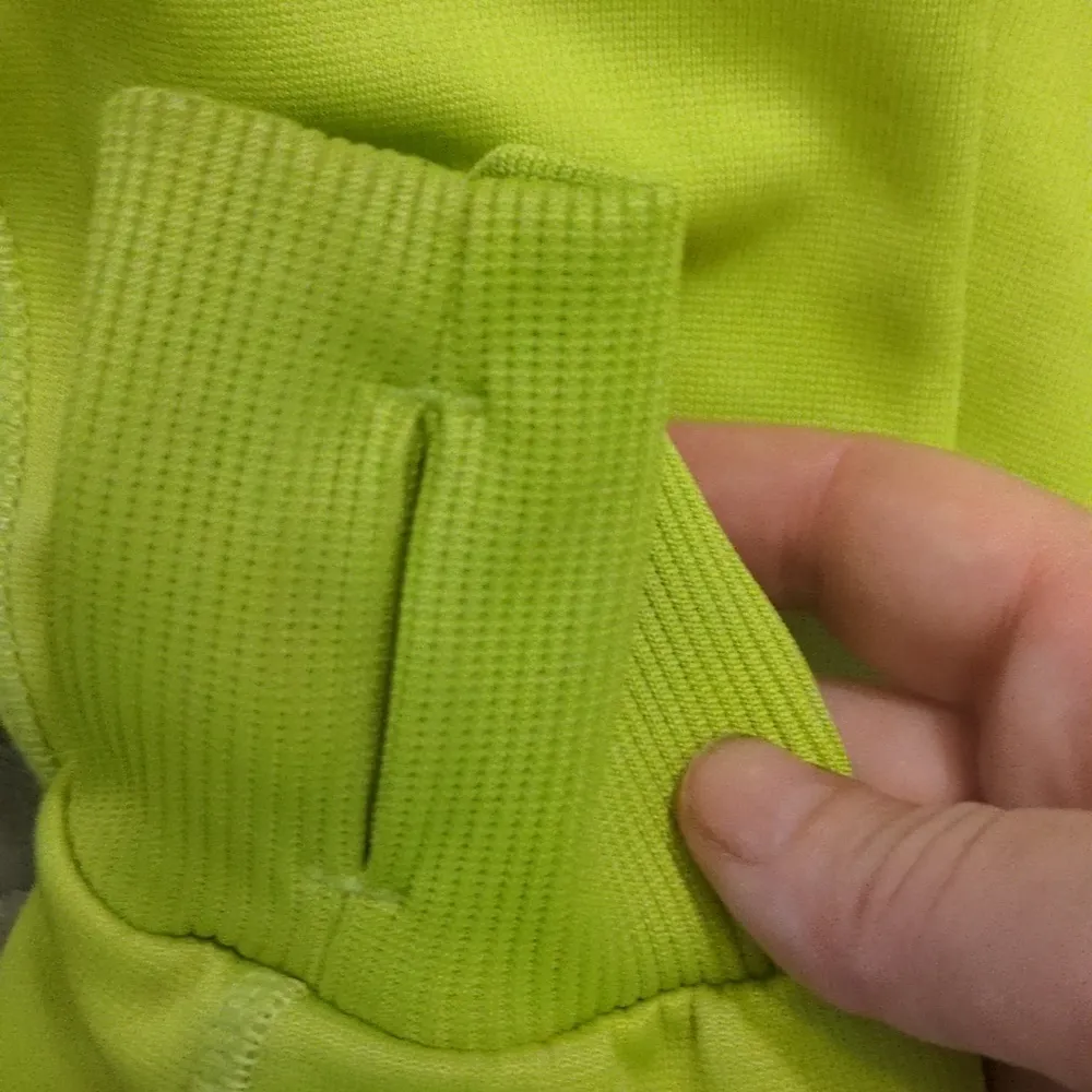 Nike  therma for hoodie size small - Image 4