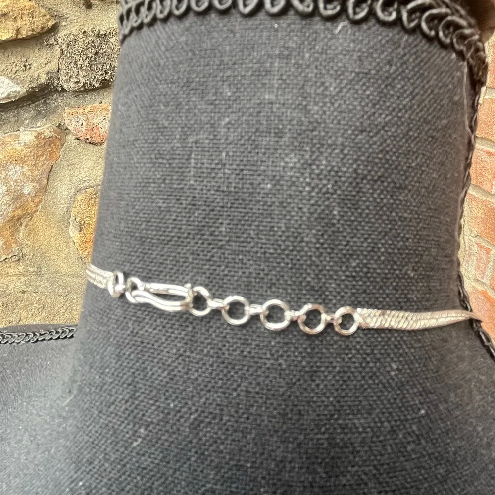 LEISURE AMERICAN DIAMOND SILVER NECKLACE/EARRING SET ROUND STONES 16” NECKLACE - Image 4