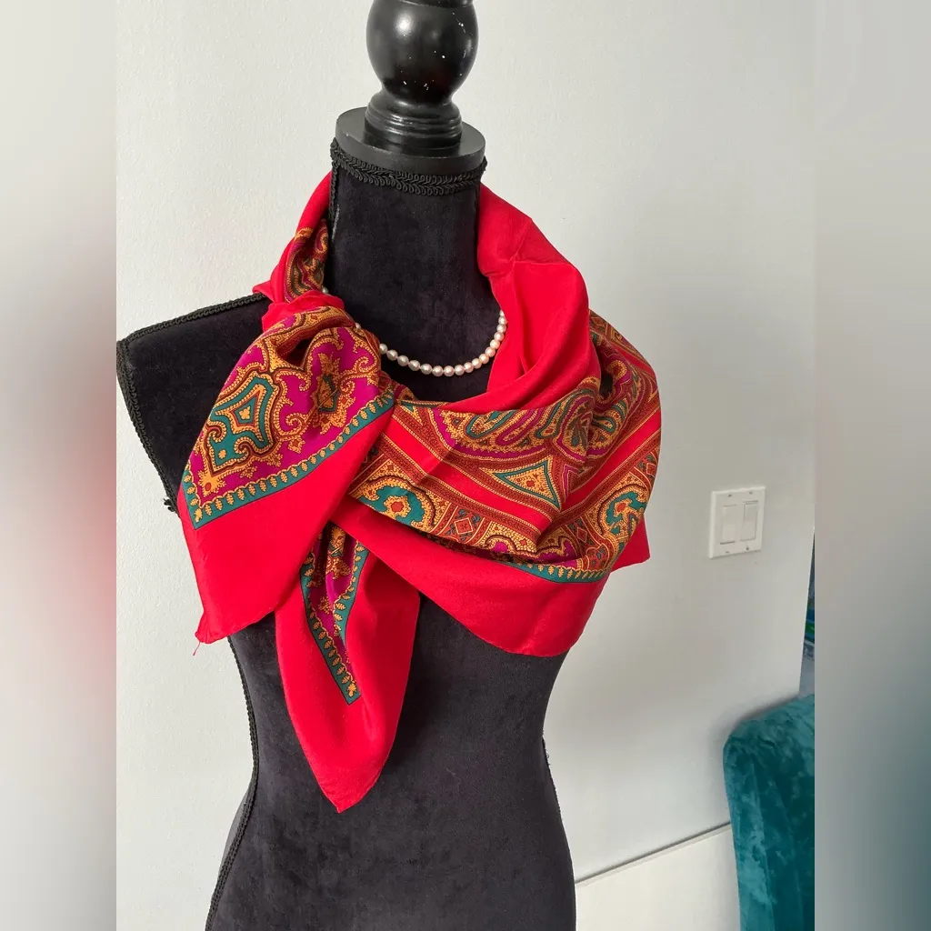 Yves Saint Laurent silk scarf 🌹🌹 - Image 5