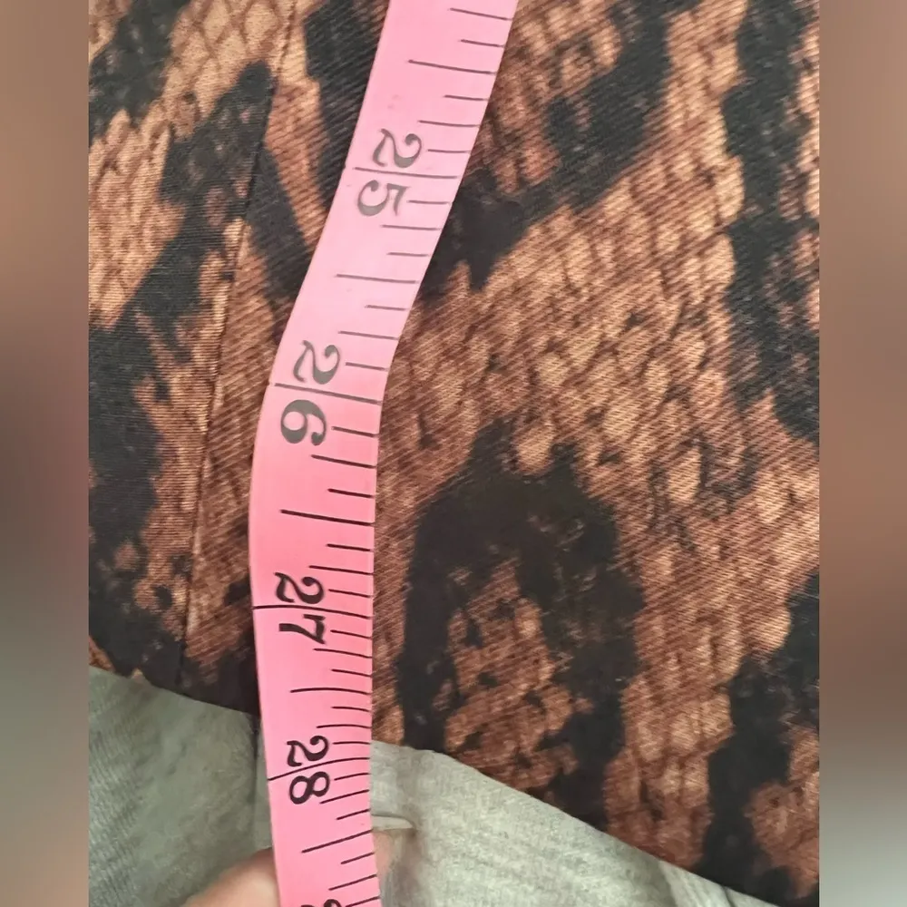 WEWOREWHAT fitted Shape Long Blazer In Brown Snakeskin size 2 NWT Sold out - Image 7