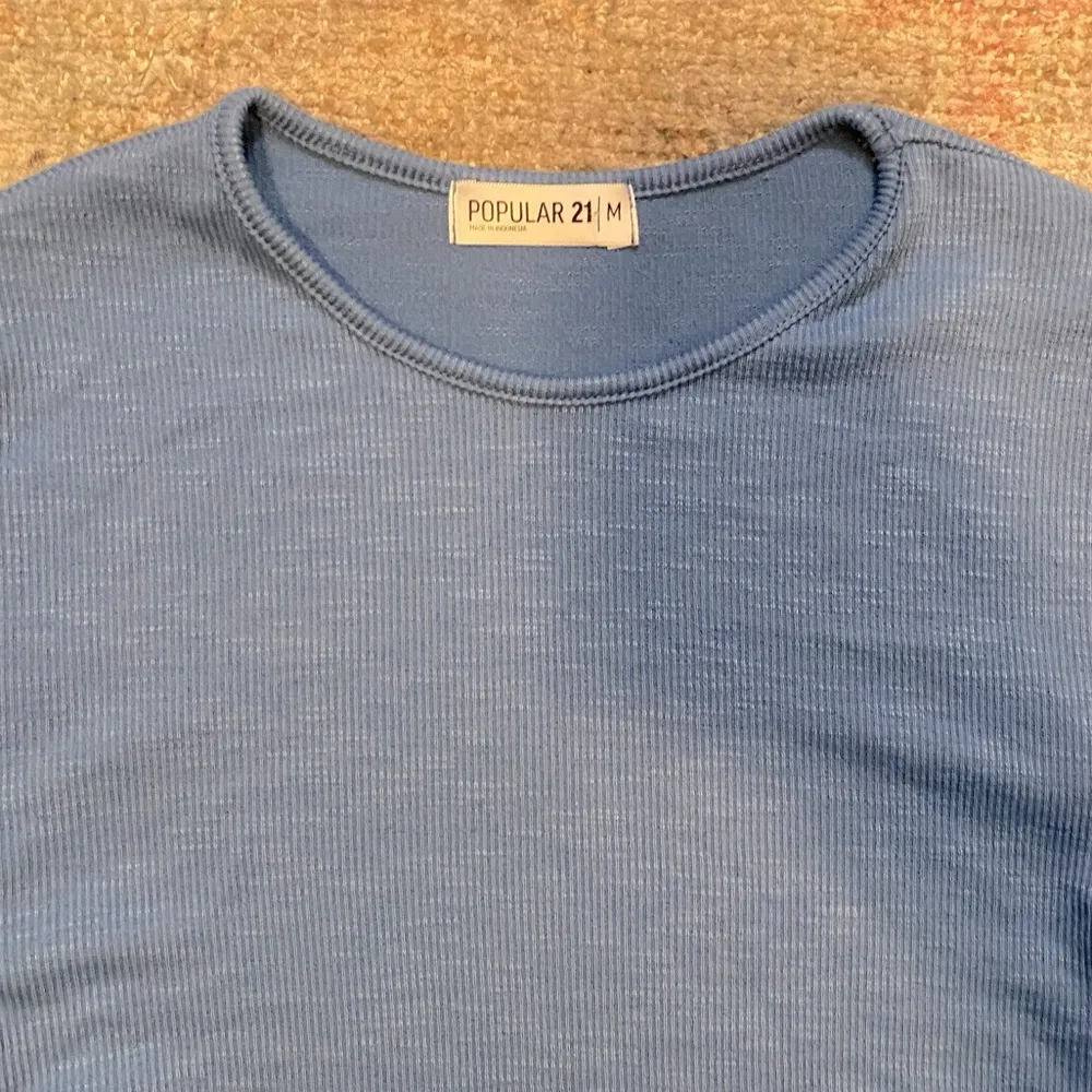 Popular 21 Side Ruched Ribbed Crewneck Top in Blue - Image 5