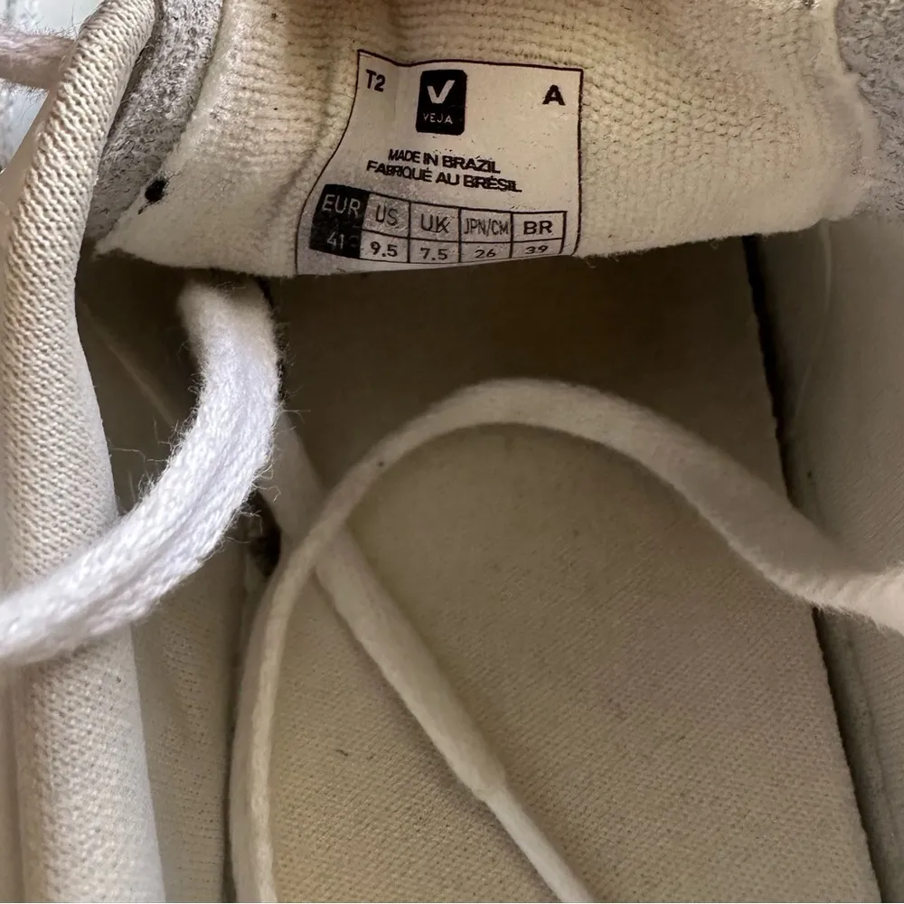 VEJA V-12 LEATHER
Extra White / Cyprus - Image 7