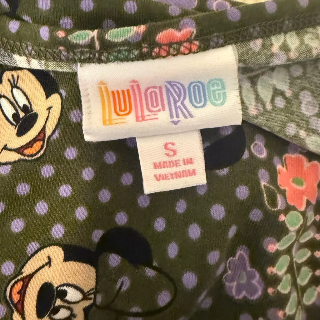 LuLaRoe x Disney Green Floral Minnie Mouse Short Sleeve Top Small - Image 5