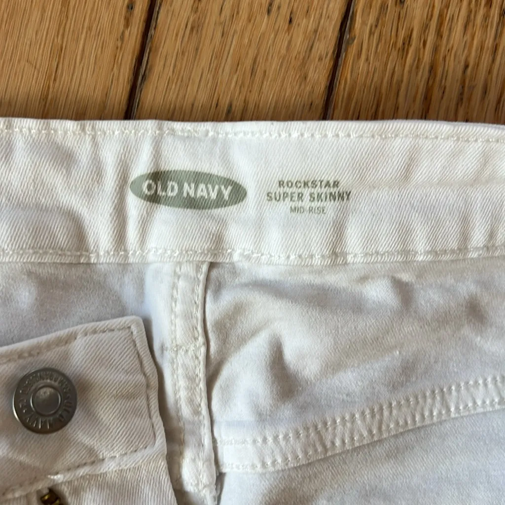 Old navy 🤍 ROCKSTAR tall - Image 4