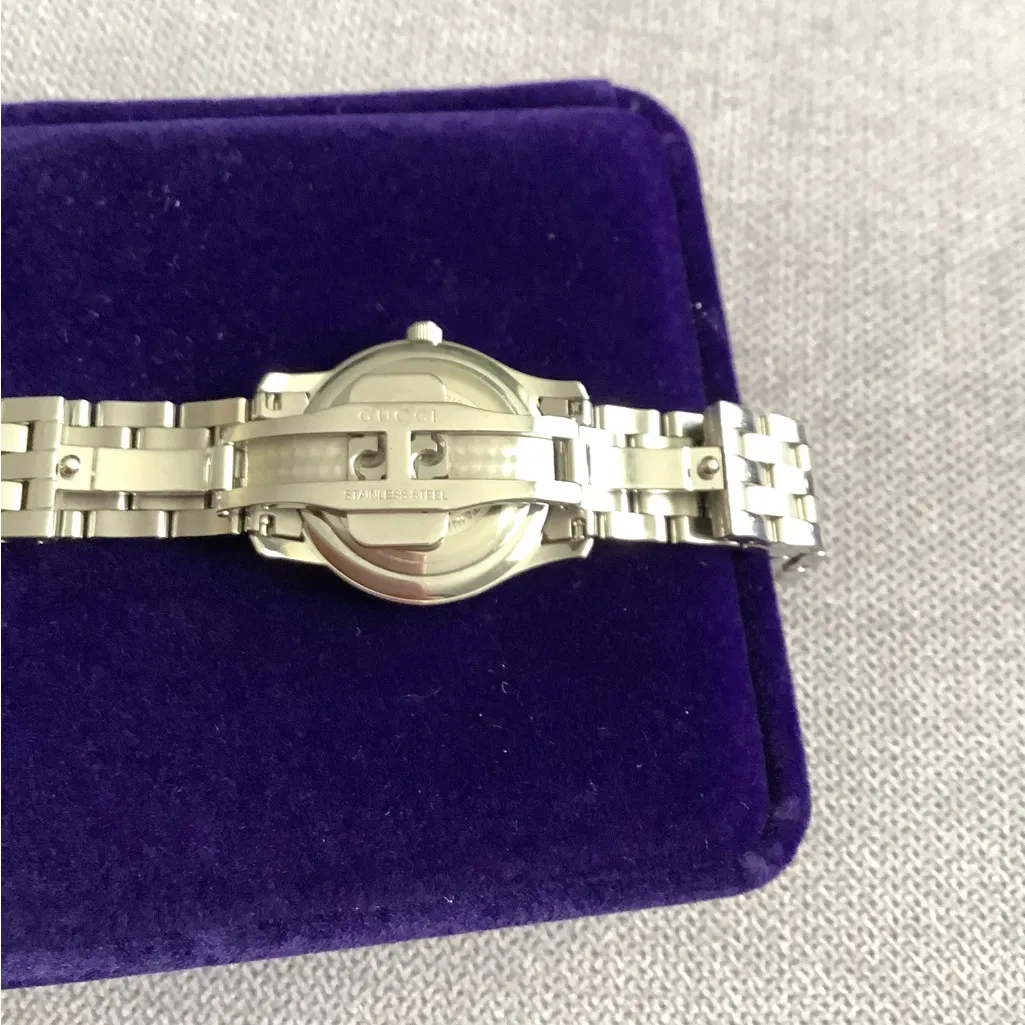 Beautiful GUCCI TIMELESS ladies watch 🔥🔥 - Image 7
