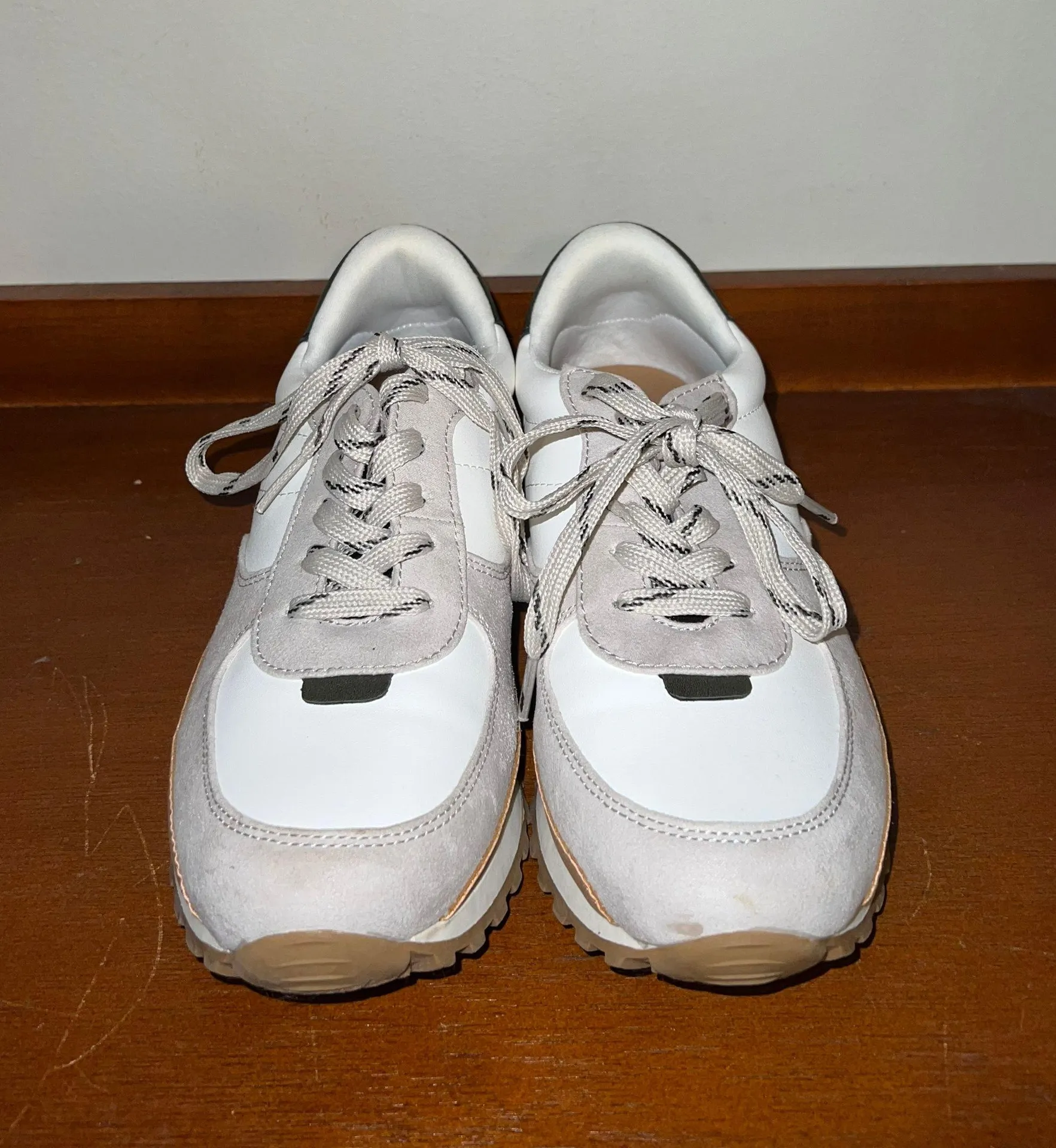 Universal Threads Sneakers - Image 4