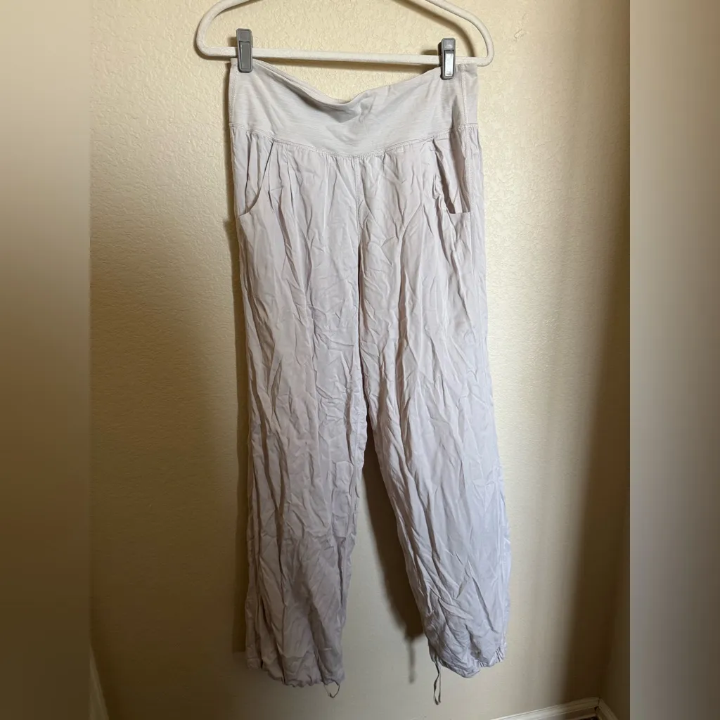 Lululemon Drishti Pant‎ Size 12 in Dune - Image 3