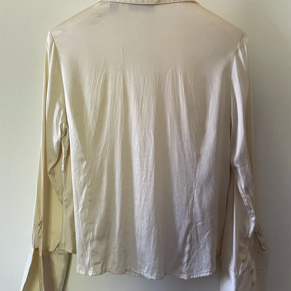 95% Silk Valerie Stevens - Image 4