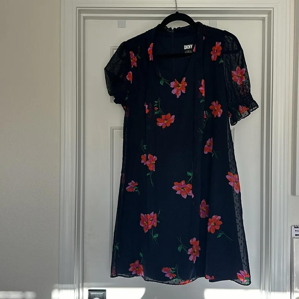 Womens Black Ruffled Puff Sleeve DKNY Floral Midi Dress with a V-neck size 10 - Image 7
