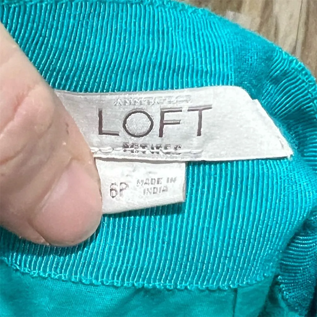 LOFT Women's Teal Crochet Lace Pencil Skirt Size 6P Knee Length - Image 6