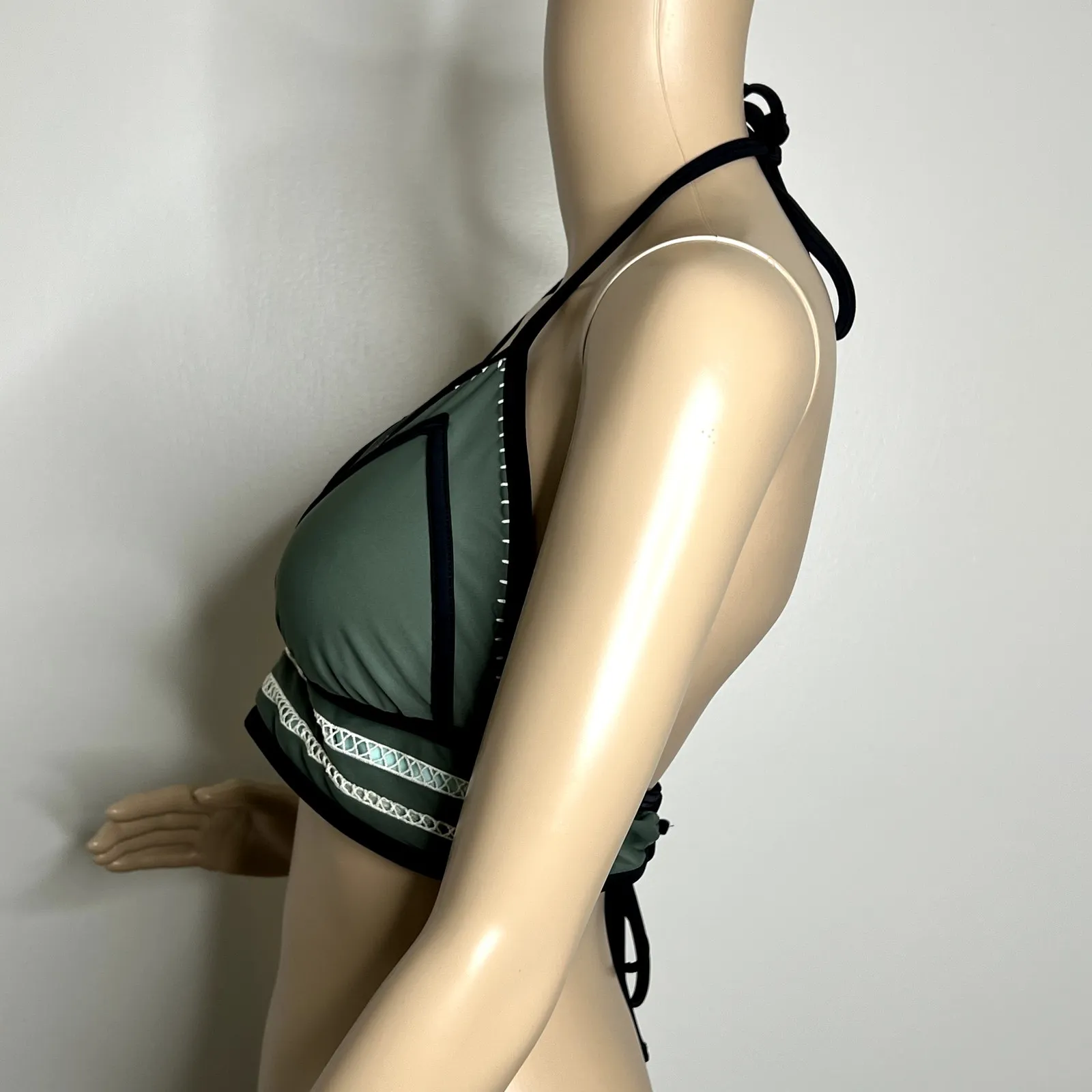 Xhilaration Green Triangle Bikini Top - Image 2
