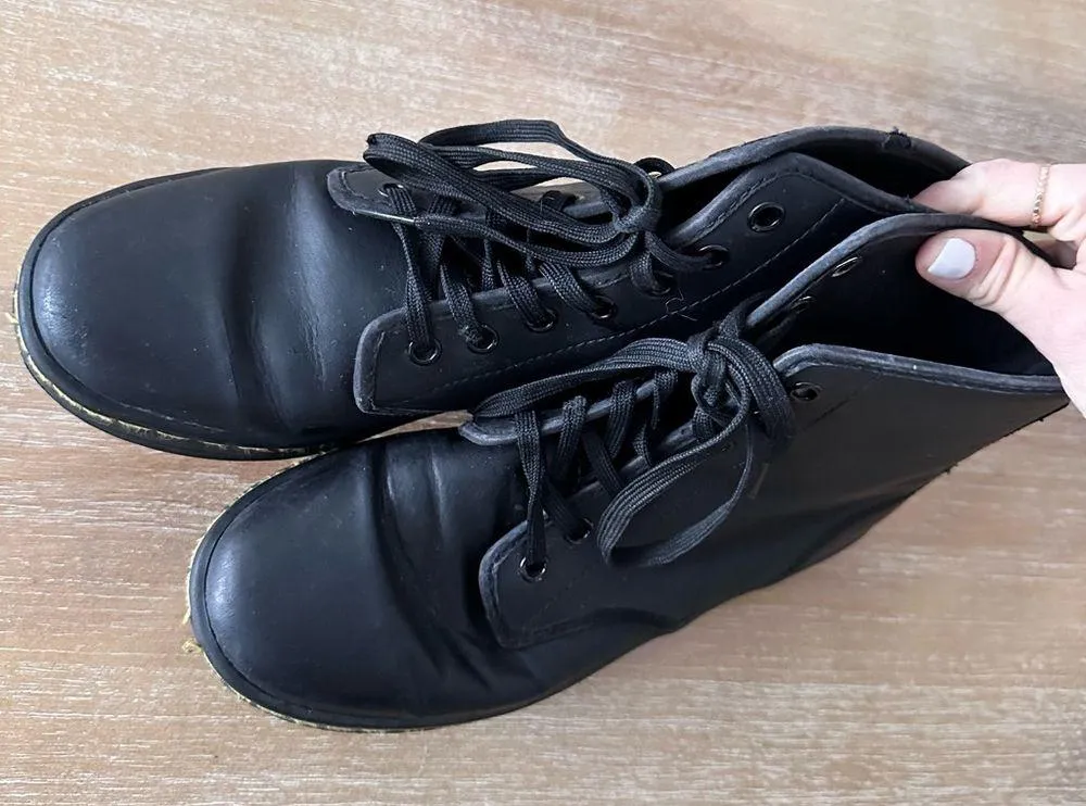 Doc Martens Shoreditch Lace Up Boots - Image 4