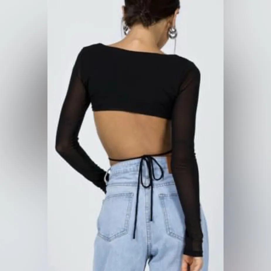 Princess Polly Titan Long Sleeve Top
US Size 4 - Image 4