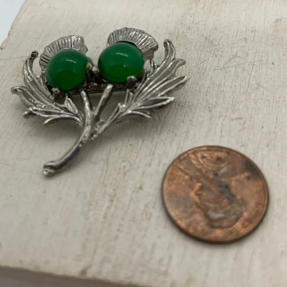 Vintage 1960s Celtic Thistle Flower Green Silver Scottish Lucite Brooch - Image 9