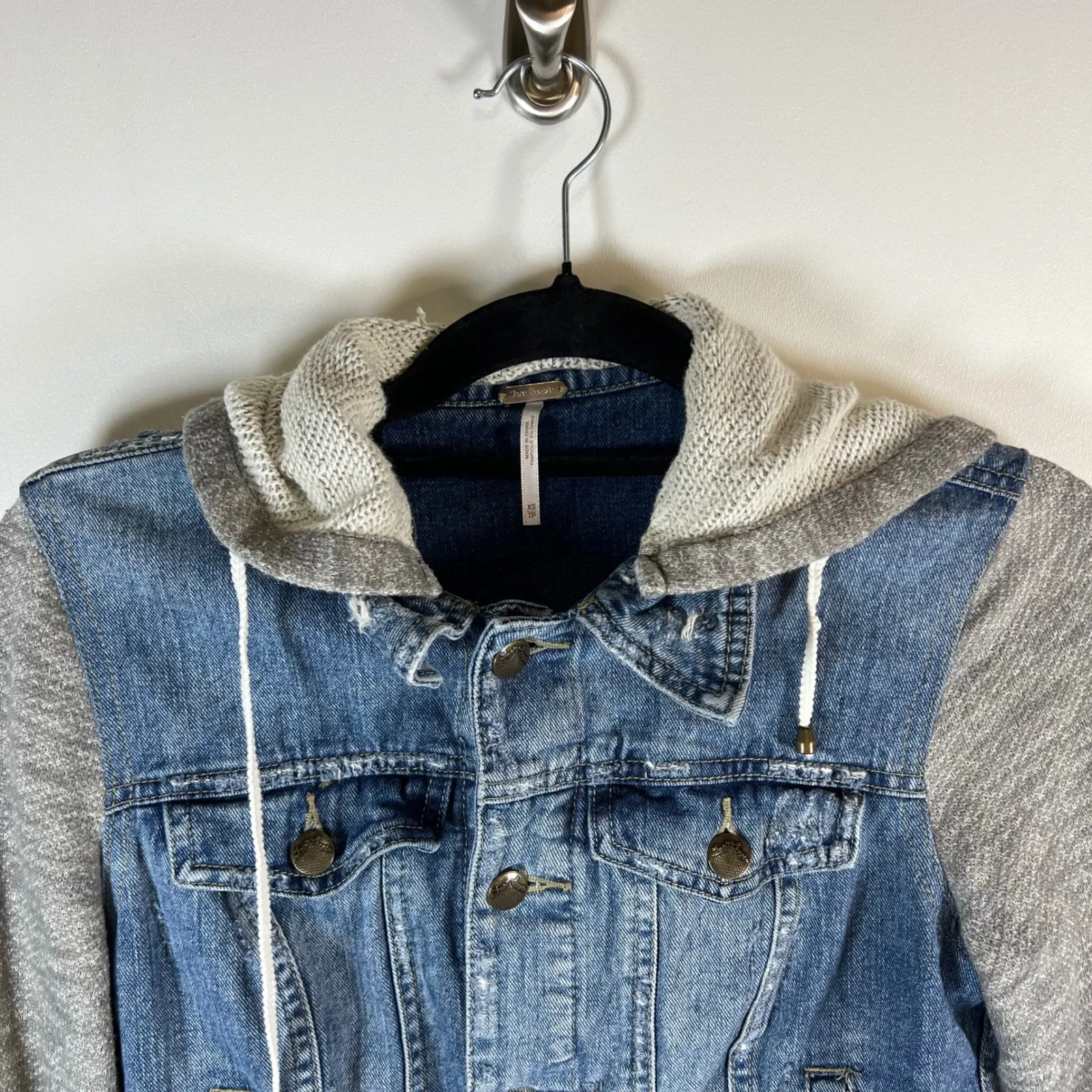 Free People Denim Jacket Hoodie Knit Sleeves Distressed Blue Gray XS boho grunge - Image 2