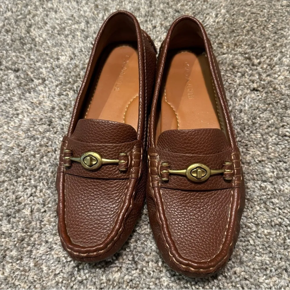 Women’s Coach Crosby Turnlock Driver Size 8B
Slip on - Image 2