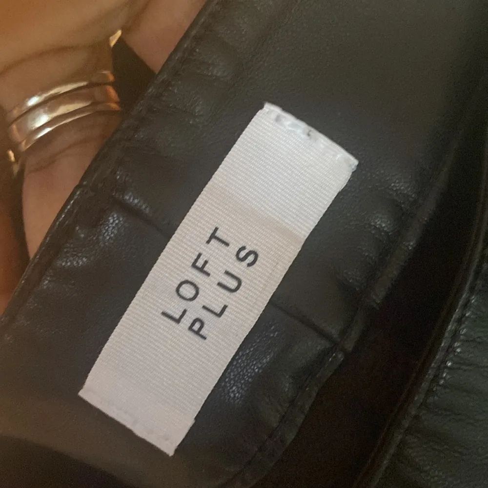 NWOT LOFT Plus Faux Leather Black Pants Size 20 - Image 2