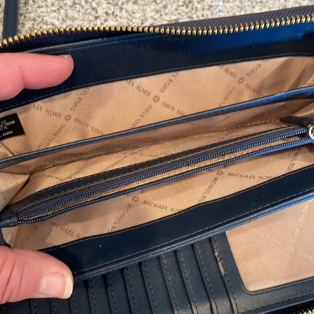 Michael Kors Continental Long Wallet with wristlet strap - Image 12