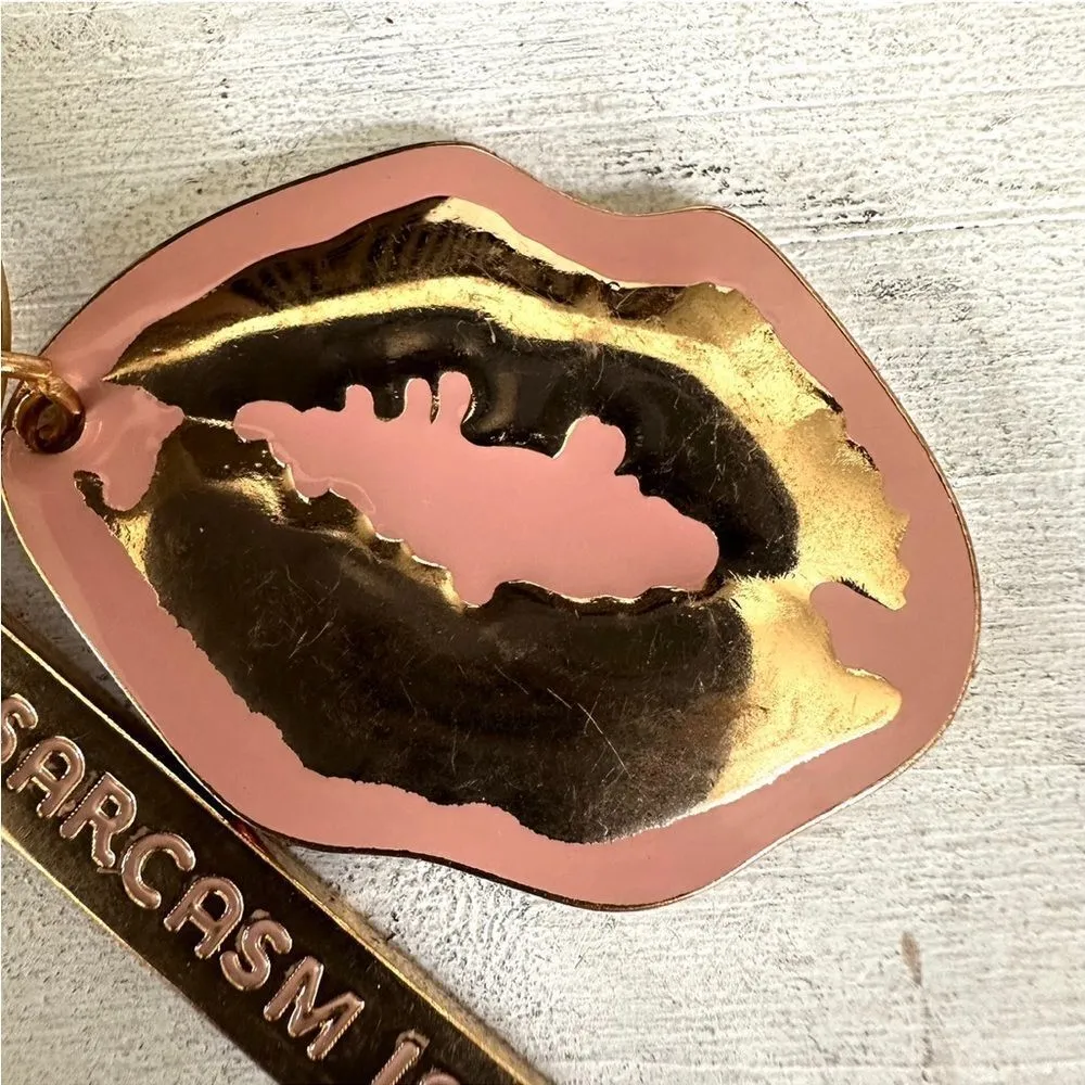 Lips keychain that says “Sarcasm is my Love language“ - Image 2