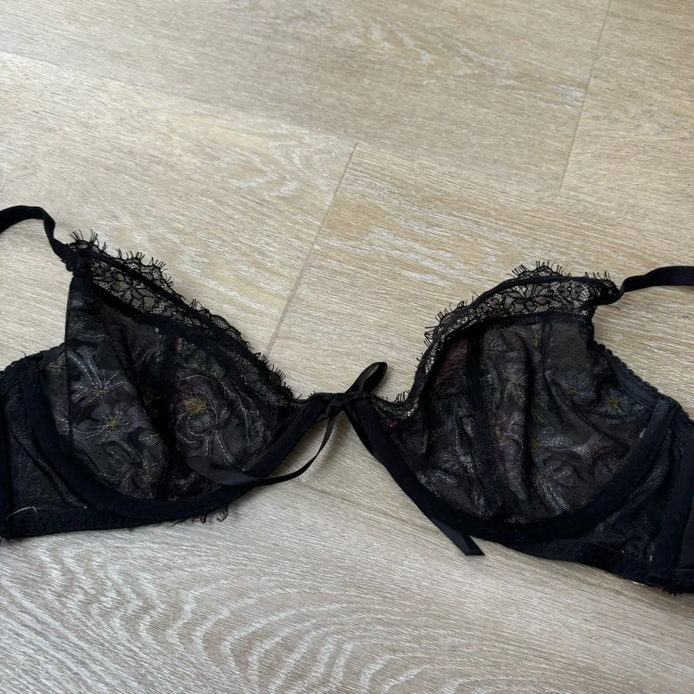 Victoria’s Secret Dream Angels Unlined Demi Bra Floral Embroidered Black Lace - Image 7