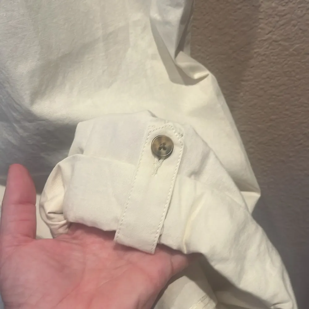 Lands’ End Women’s Light Khaki Mid Rise Straight Leg Button roll cuff pants 24W - Image 6