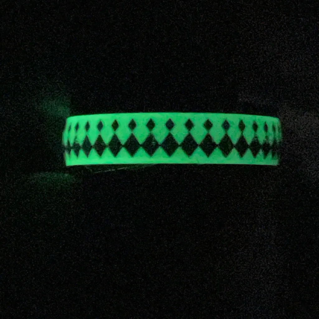 Glow in the dark diamond shape ring size 8.5 Green - Image 5