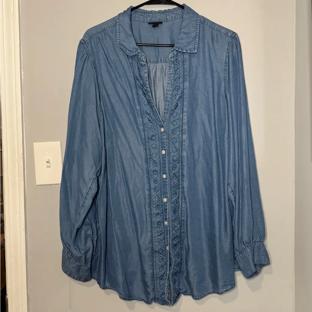Torrid  Medium Wash Chambray Button Up Shirt - Image 2