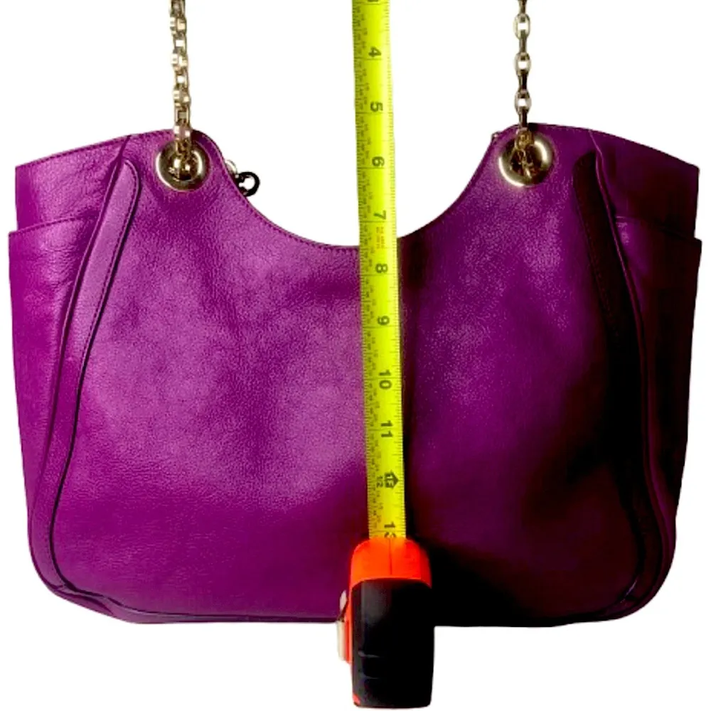 SALVATORE FERRAGAMO GANCINI Magenta Leather Betulla Shoulder Bag w/ Side Pockets - Image 6