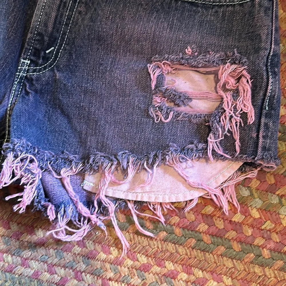 RETRO VTG LEVIS 569 DISTRESSED PINK CUT OFF SHORTS PUNK - Image 3