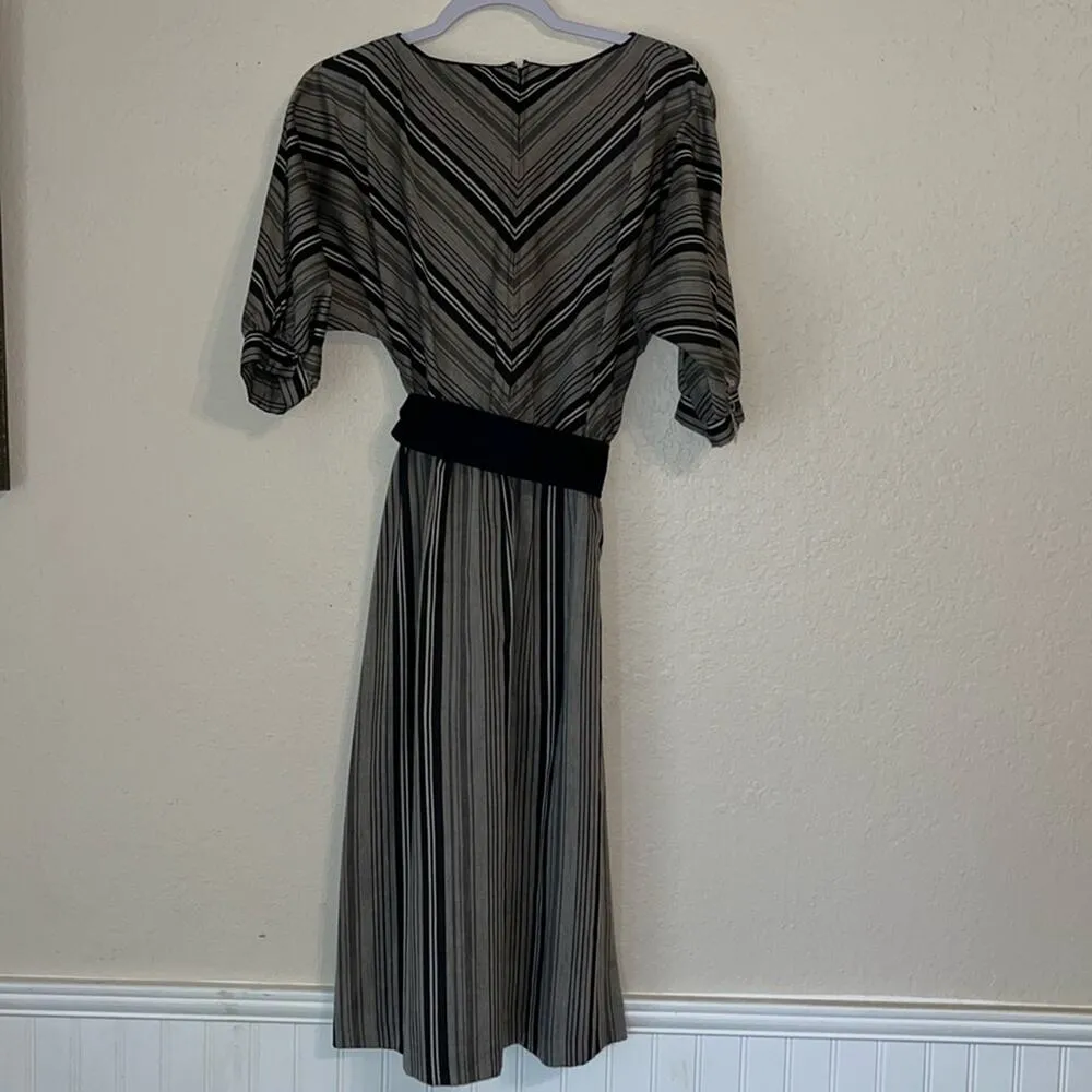 Vintage modest dress vertical stripes with belt 1980s 1970s - Image 5