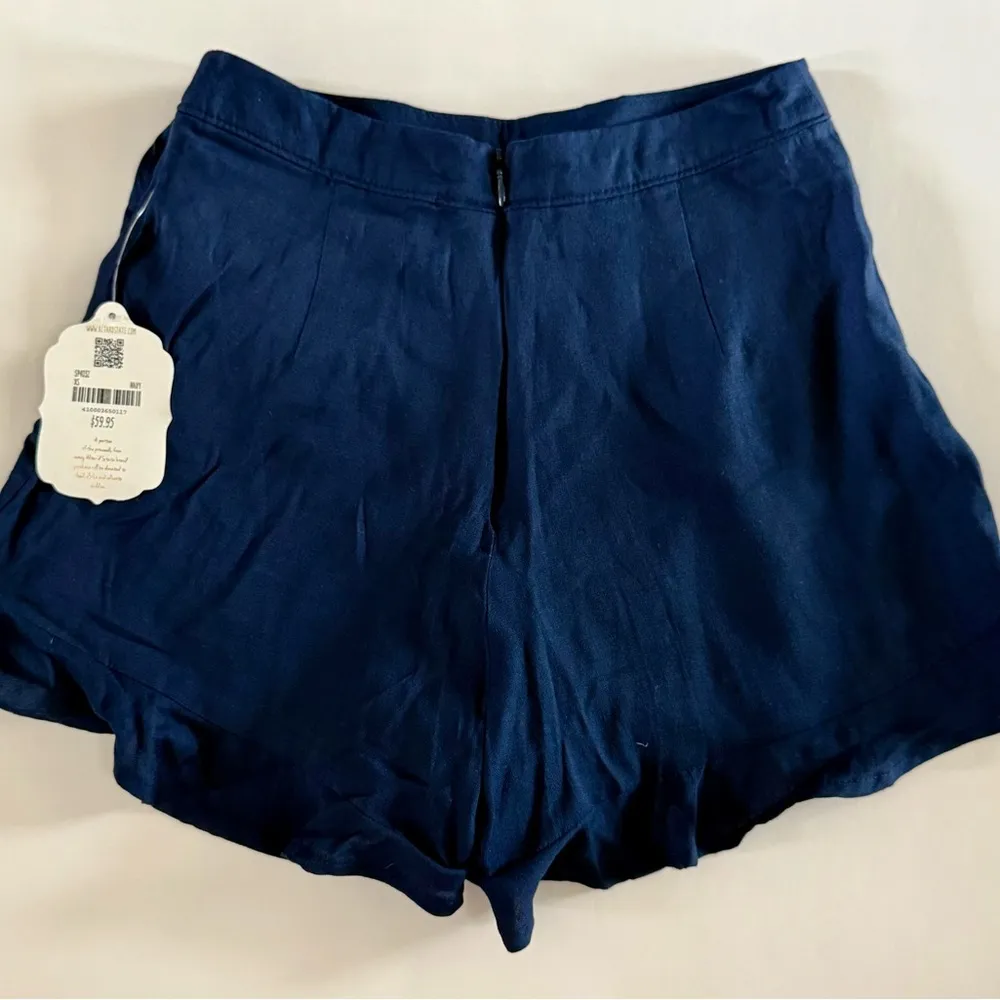 NWT Altar'd State Riley Ruffle Navy Skort Size XS - Image 2