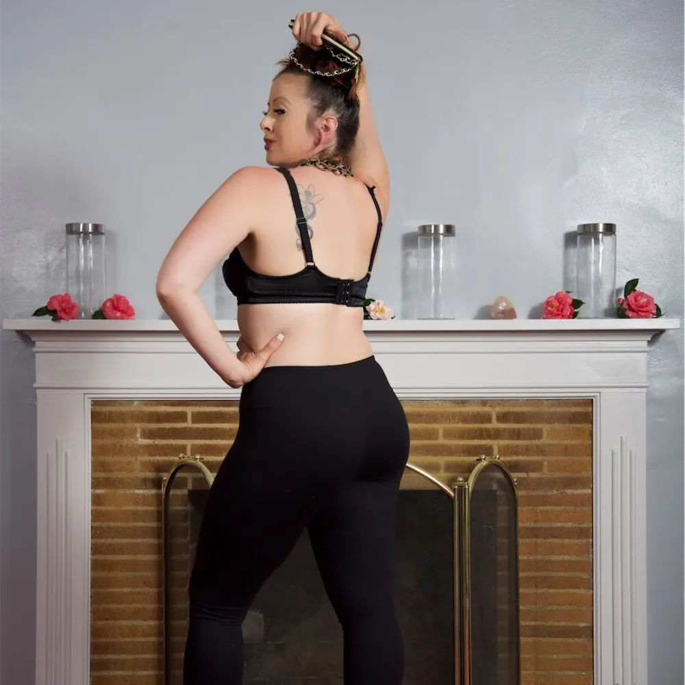 Black floral lace vintage bustier bra Size undefined - Image 2