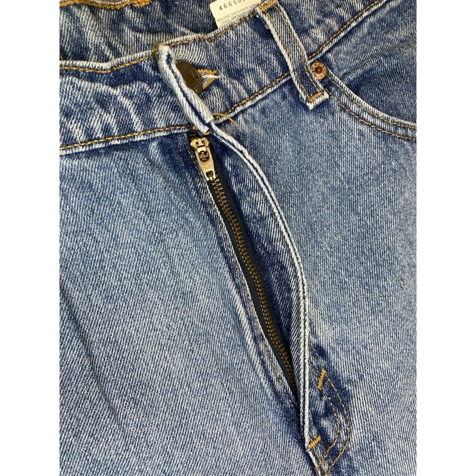 Vintage 97’ Levis 550 Jeans 28x30.5 Womens 10 Relaxed Fit Tapered Leg 90s Denim - Image 8