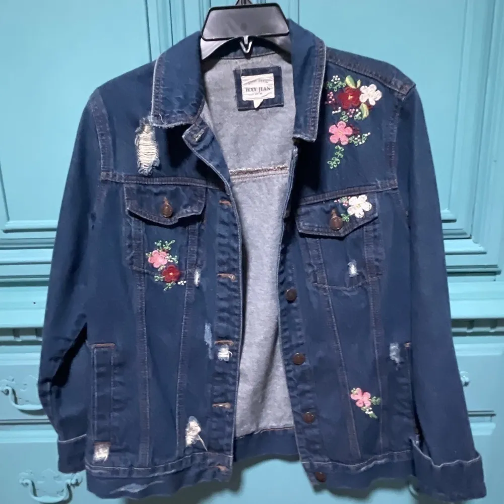 Wax jeans distressed denim floral embroidered jean jacket EUC - Image 2