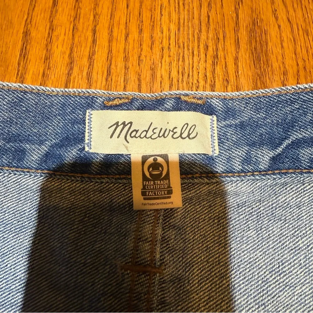 Madewell The Mom Jean Short Size 32 - Image 2