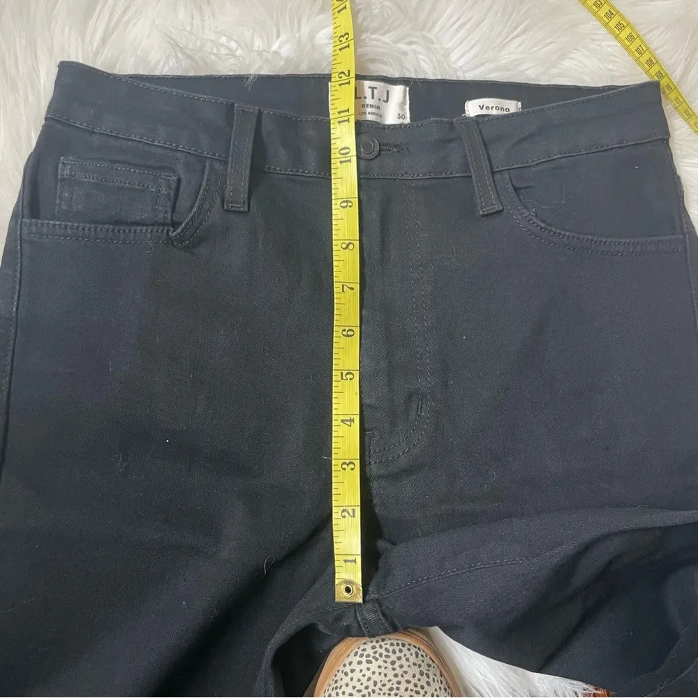 L.T.J. Verona Distressed Jeans Frayed Black Size 30 - Image 5