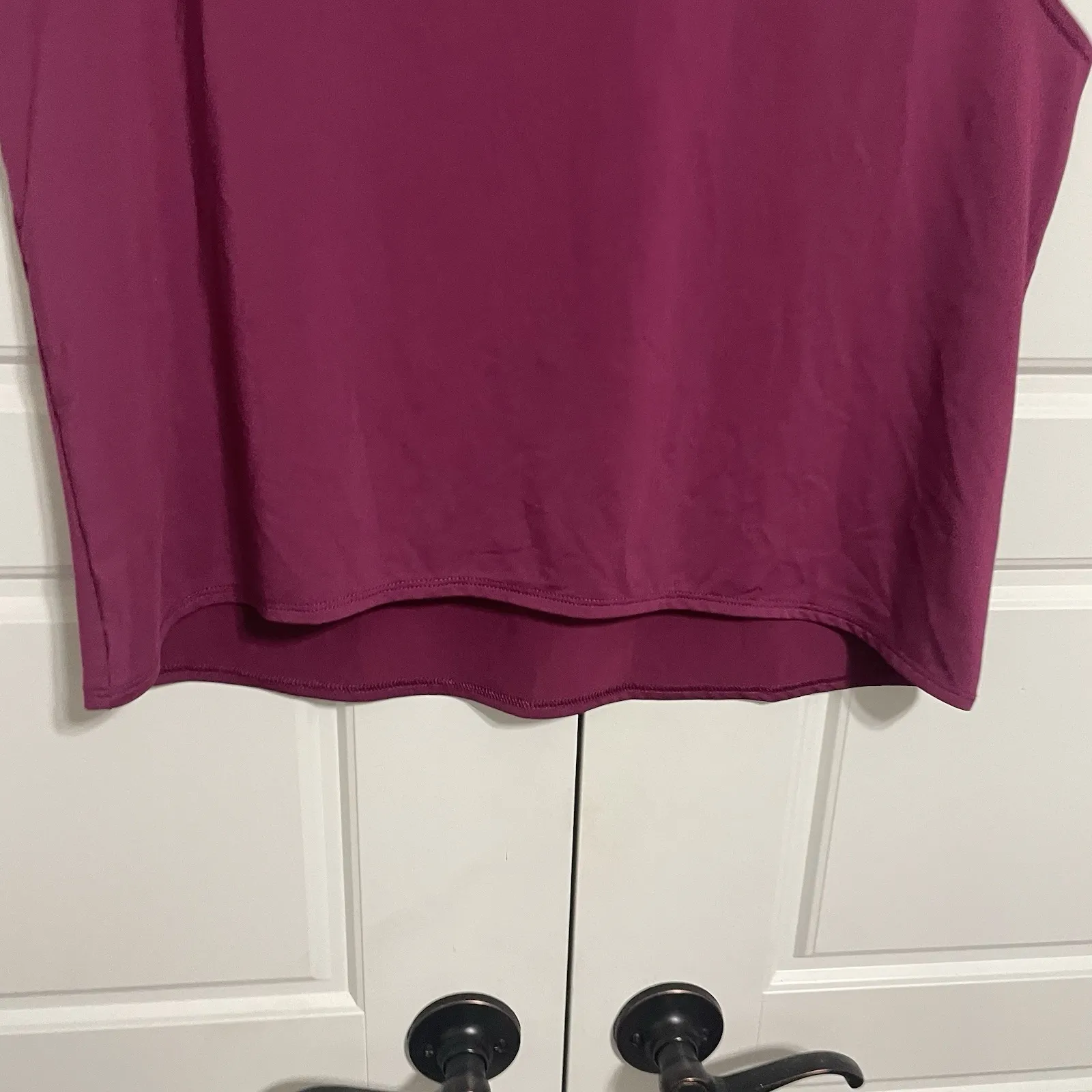 Fabletics Womens Tank Top Racerback Sleeveless Athletic‎ Burgundy Size Medium - Image 4