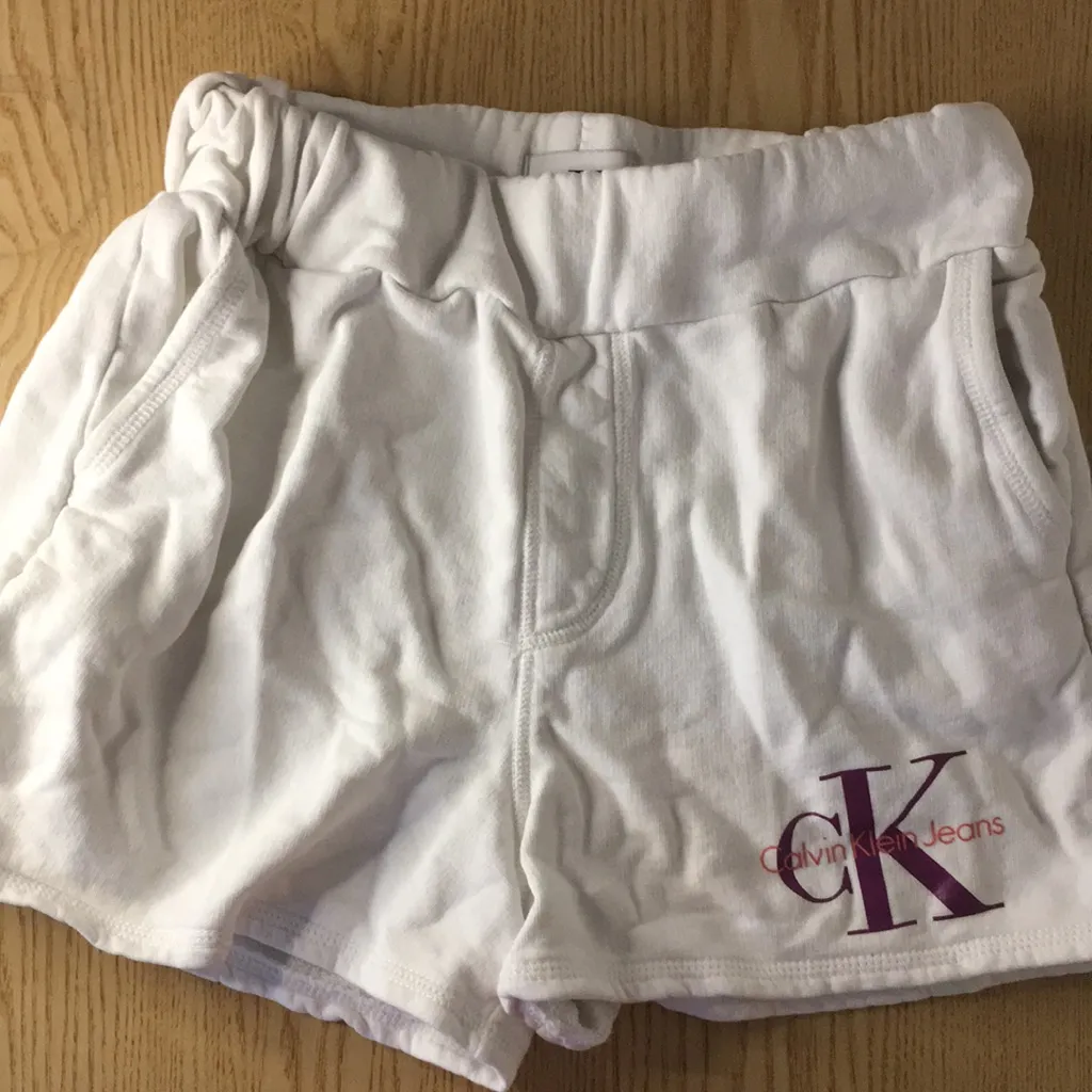 Calvin Klein Sweatshirt Material Shorts Pockets White Size XSmall/Small - Image 2
