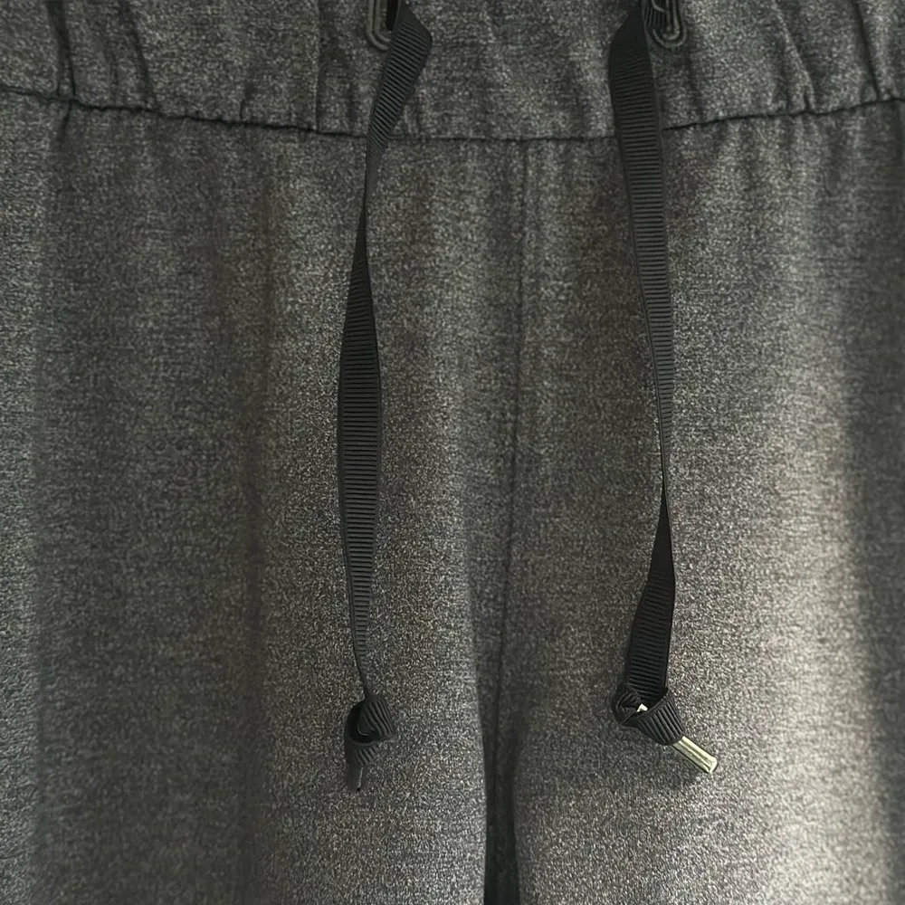 Lululemon  Athletica Gray Joggers with Soft Fabric - Image 4